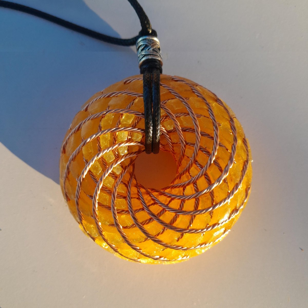 Colgante Bobina Rodin Cuarzo Citrino 62 mm - Mundo Orgon