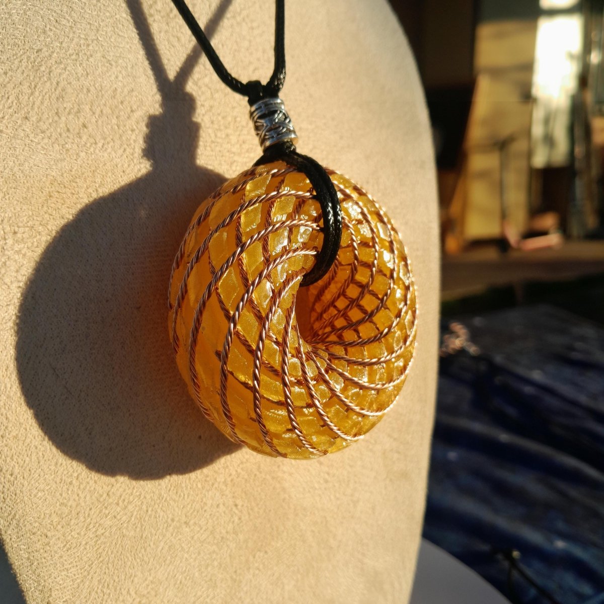 Colgante Bobina Rodin Cuarzo Citrino 62 mm - Mundo Orgon