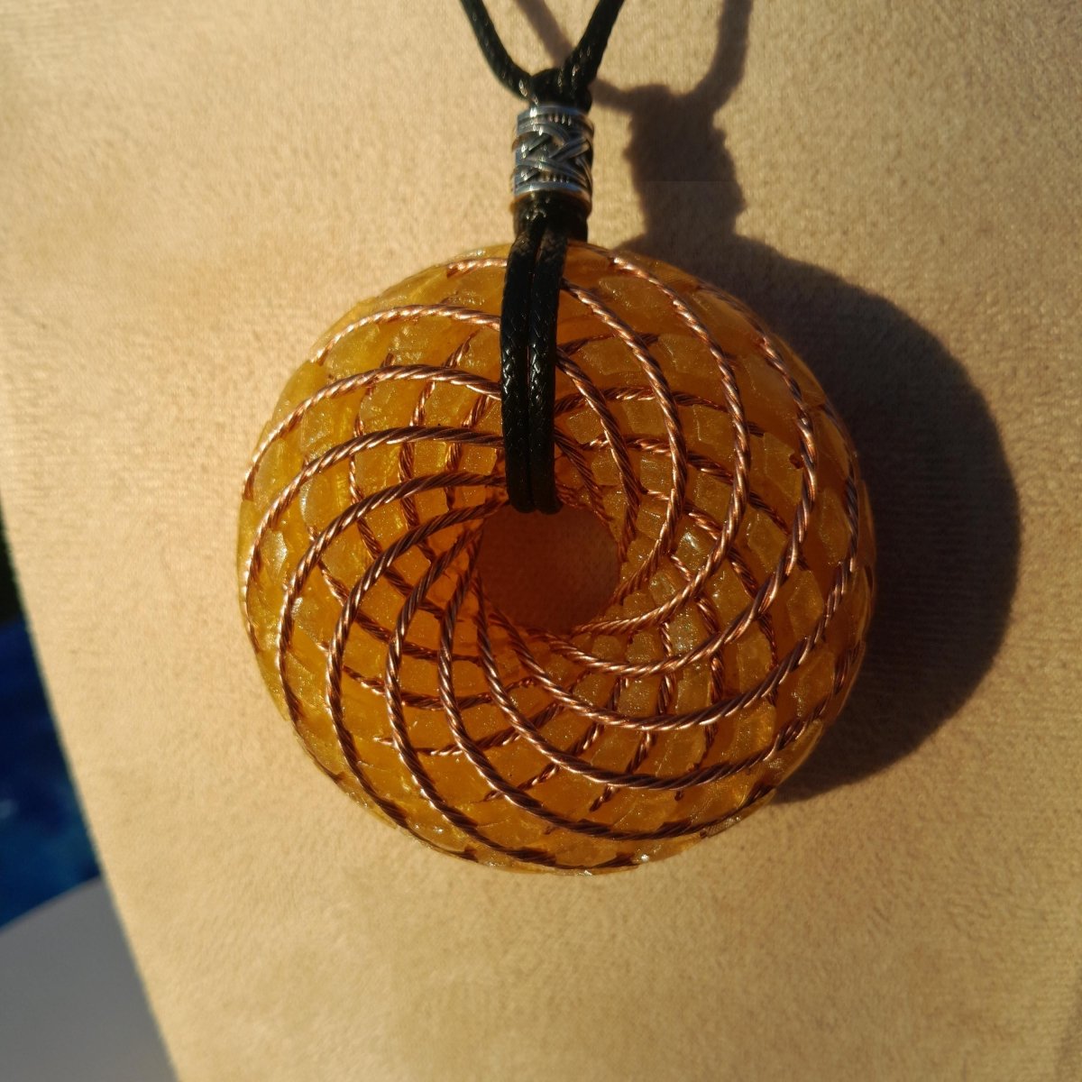 Colgante Bobina Rodin Cuarzo Citrino 62 mm - Mundo Orgon