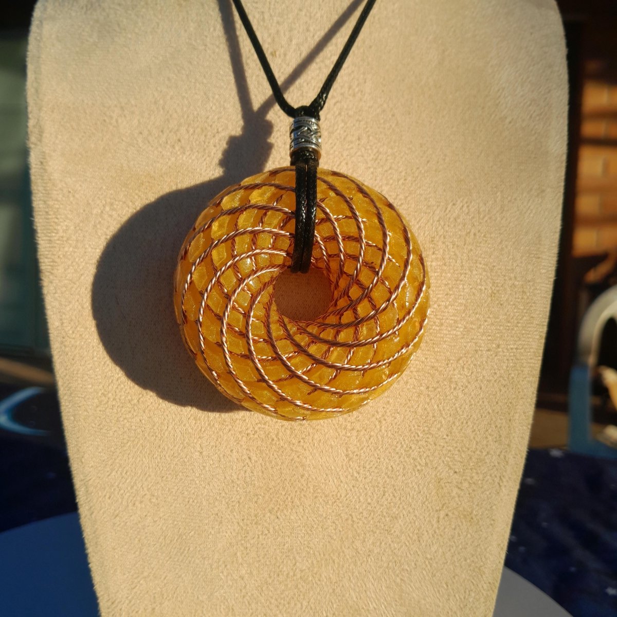 Colgante Bobina Rodin Cuarzo Citrino 62 mm - Mundo Orgon