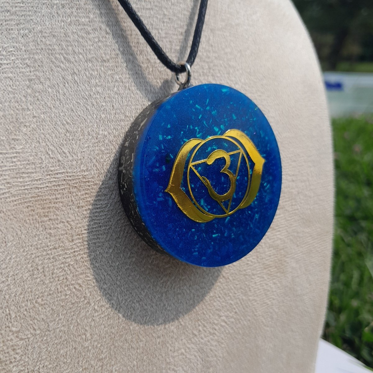 Colgante de Orgonita Chakra del Corazón con Shungita - Mundo Orgon LTD