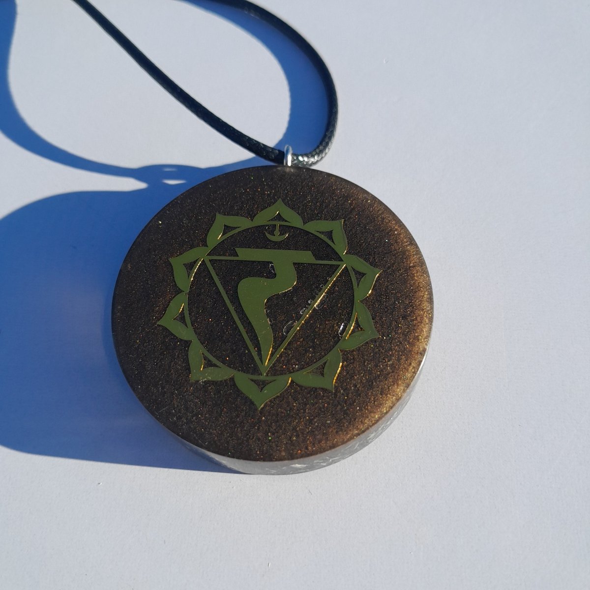 Colgante de Orgonita Chakra Manipura con Shungita - Mundo Orgon LTD