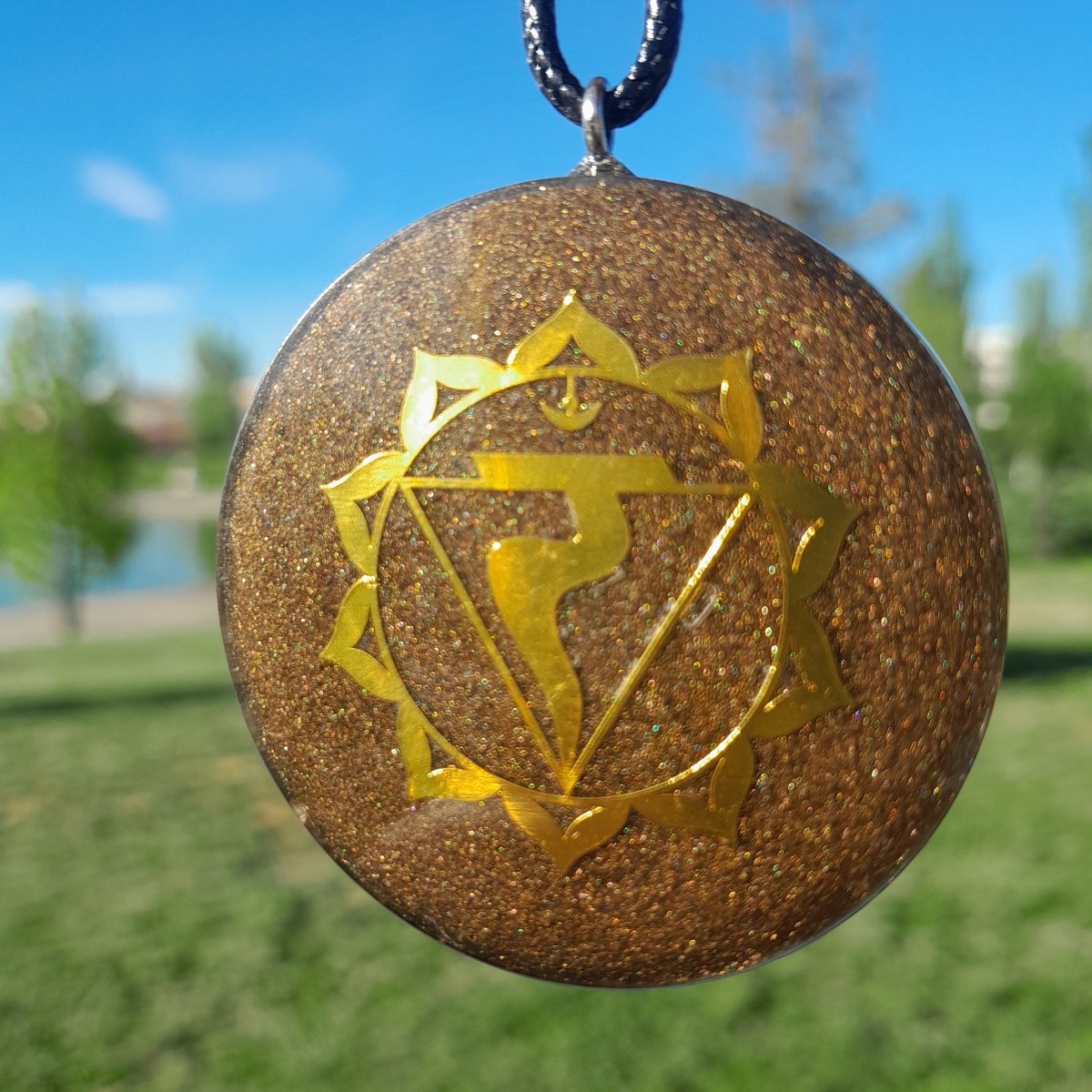 Colgante de Orgonita Chakra Manipura con Shungita - Mundo Orgon LTD