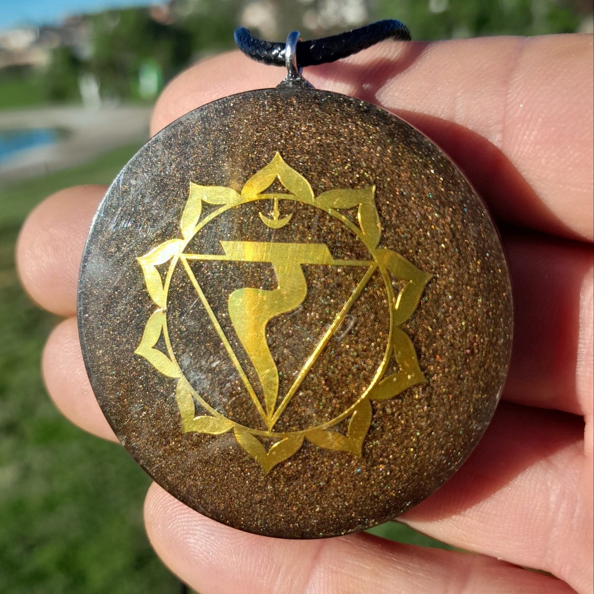 Colgante de Orgonita Chakra Manipura con Shungita - Mundo Orgon LTD