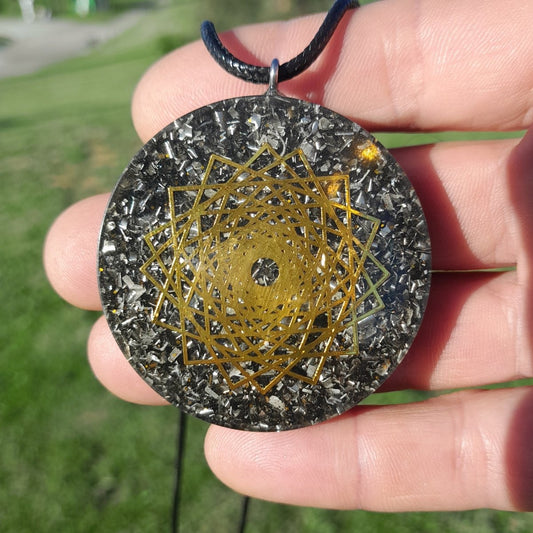 Colgante de Orgonita Estrella 16 Punta con Shungita - Mundo Orgon LTD