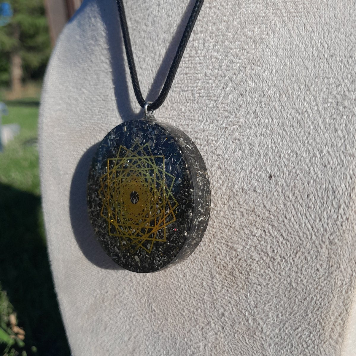 Colgante de Orgonita Estrella 16 Punta con Shungita - Mundo Orgon LTD