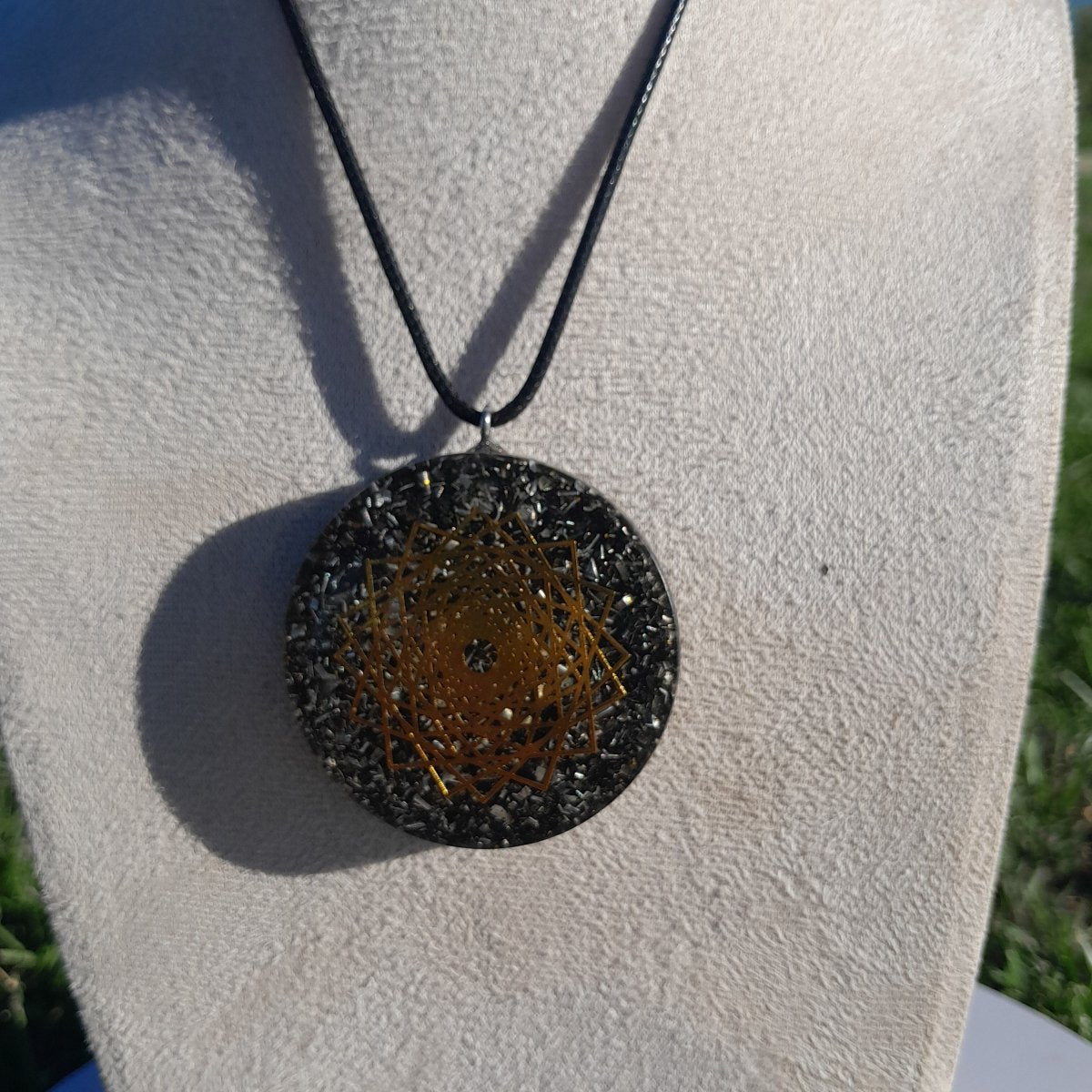 Colgante de Orgonita Estrella 16 Punta con Shungita - Mundo Orgon LTD
