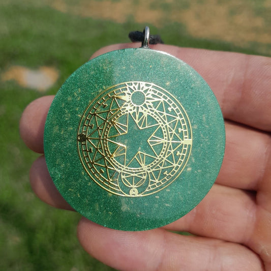 Colgante de Orgonita Estrella de 5 Puntas Verde con Shungita - Mundo Orgon LTD