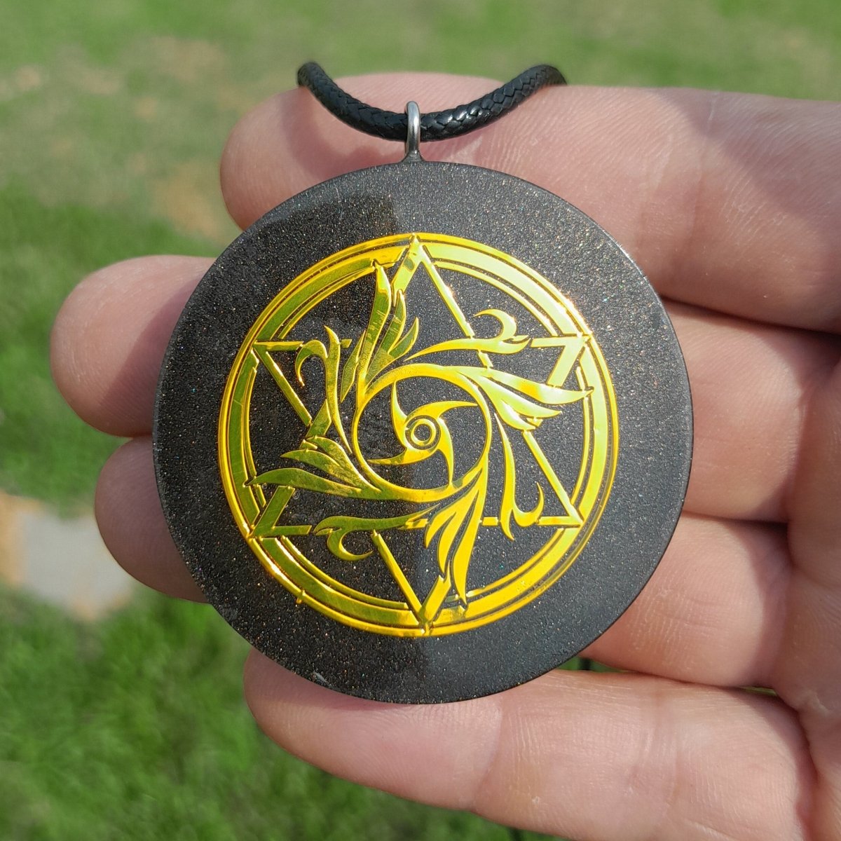 Colgante de Orgonita Estrella de 6 puntas Negro con Shungita - Mundo Orgon LTD