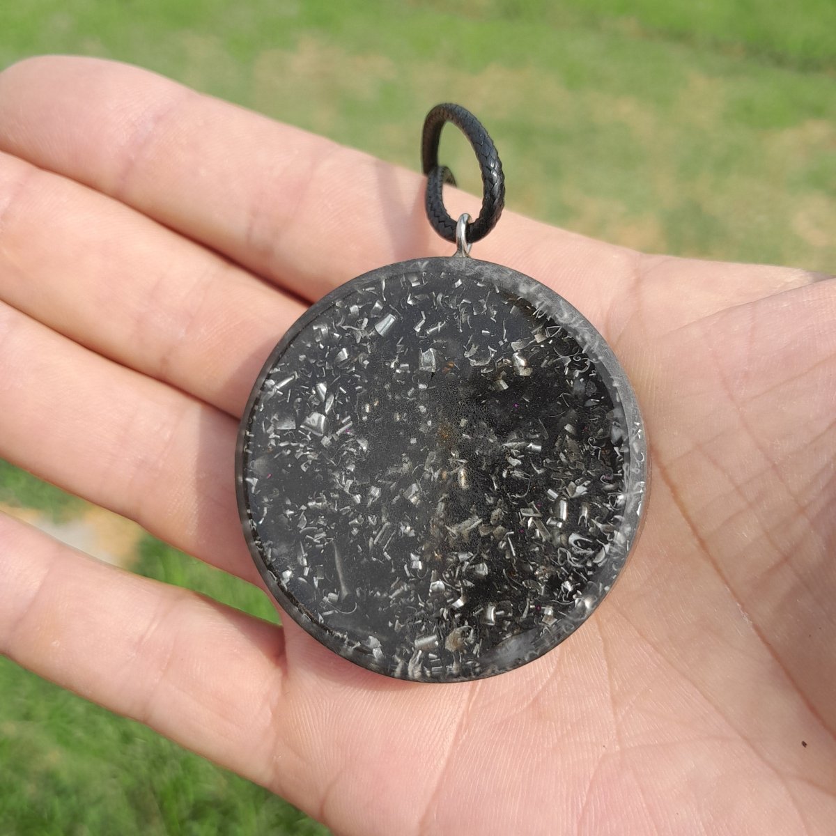 Colgante de Orgonita Estrella de 6 puntas Negro con Shungita - Mundo Orgon LTD