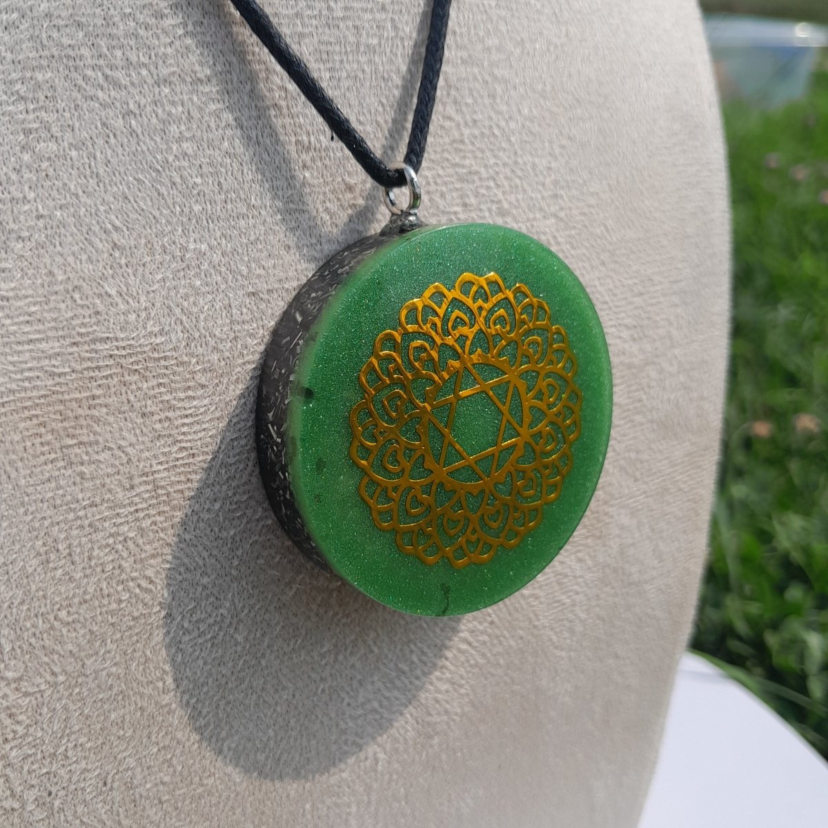 Colgante de Orgonita Estrella de 6 Puntas Verde con Shungita - Mundo Orgon LTD