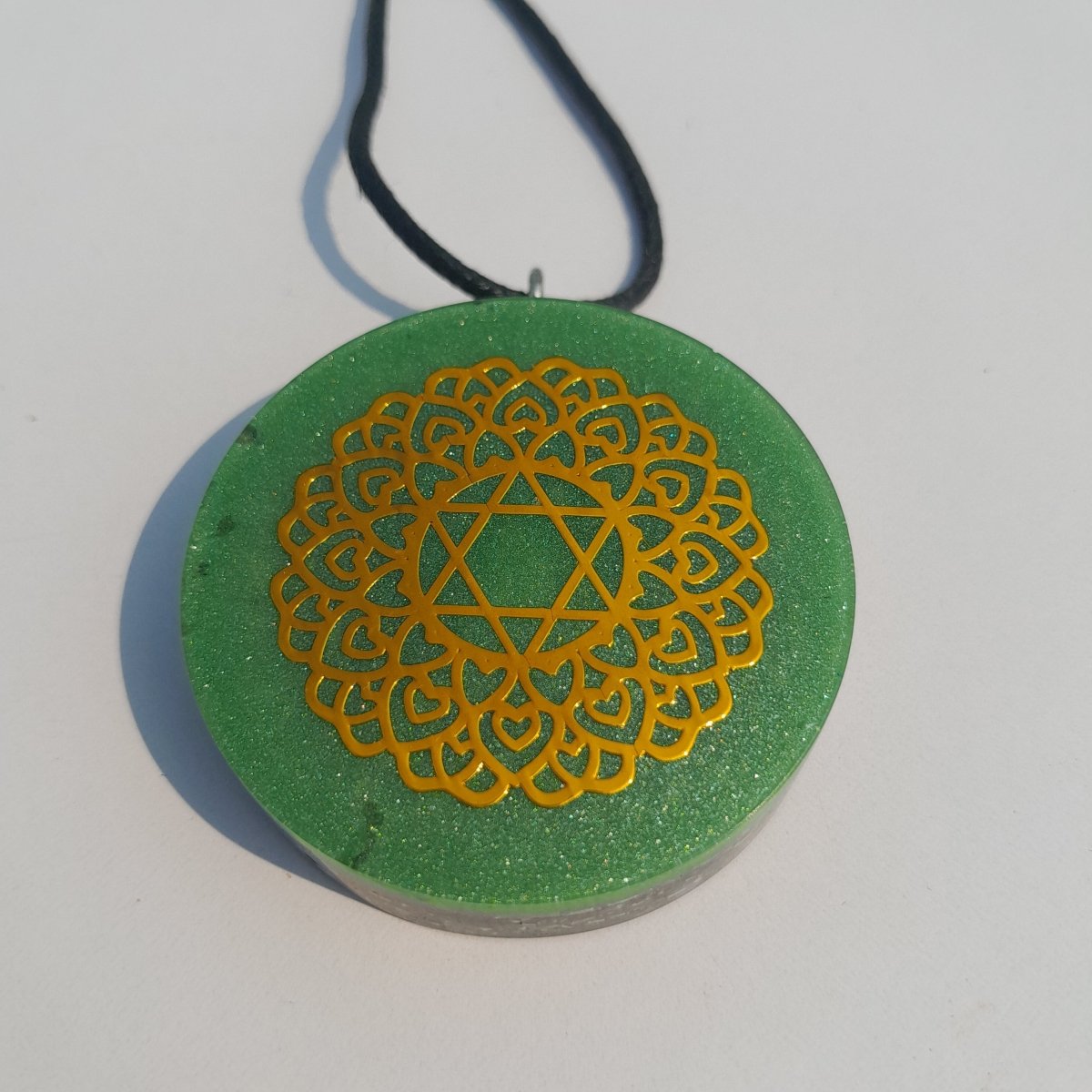 Colgante de Orgonita Estrella de 6 Puntas Verde con Shungita - Mundo Orgon LTD