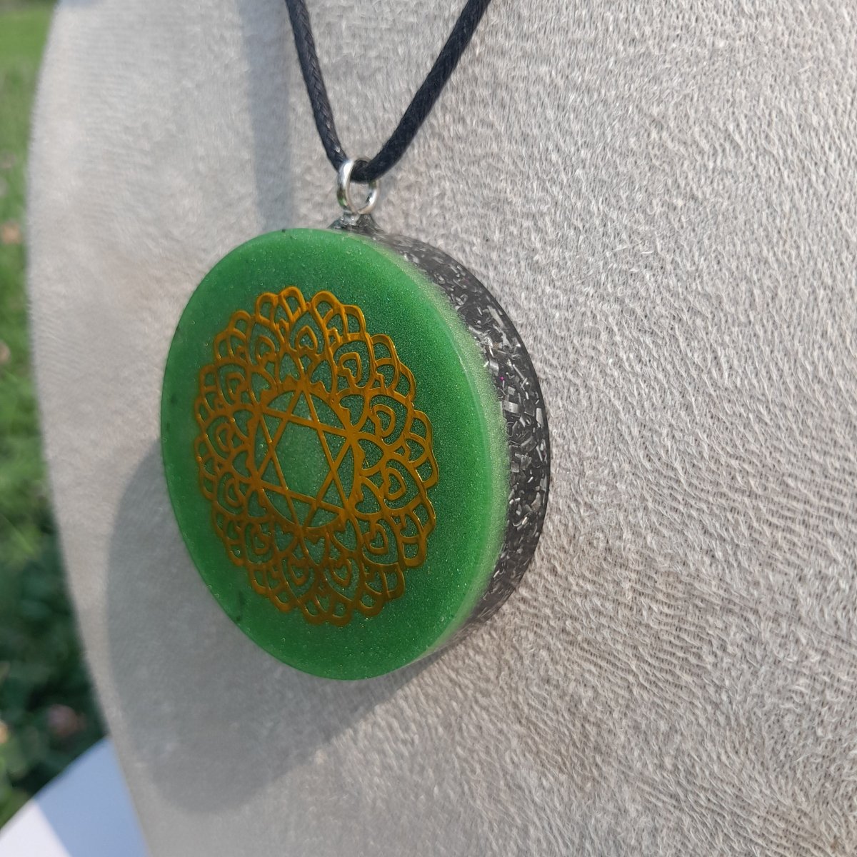 Colgante de Orgonita Estrella de 6 Puntas Verde con Shungita - Mundo Orgon LTD