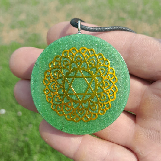 Colgante de Orgonita Estrella de 6 Puntas Verde con Shungita - Mundo Orgon LTD