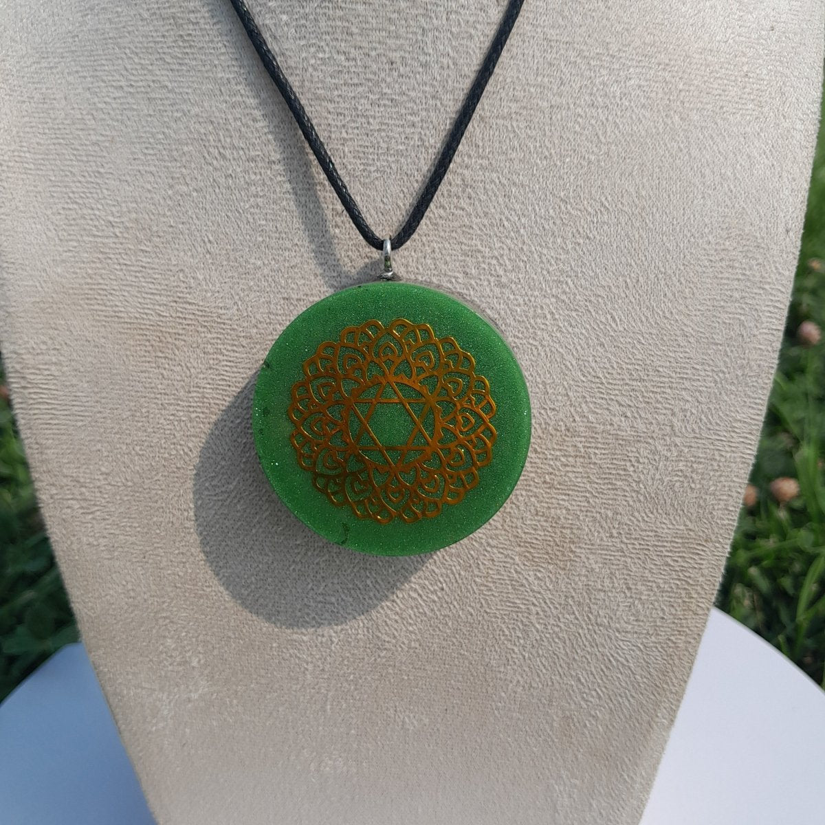 Colgante de Orgonita Estrella de 6 Puntas Verde con Shungita - Mundo Orgon LTD