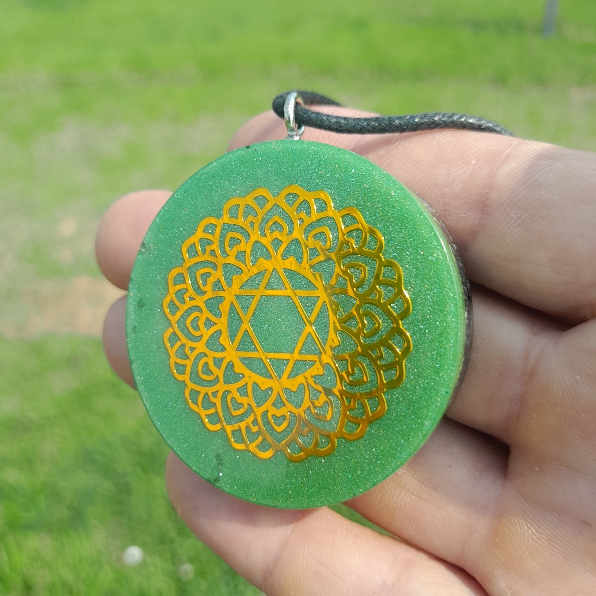 Colgante de Orgonita Estrella de 6 Puntas Verde con Shungita - Mundo Orgon LTD
