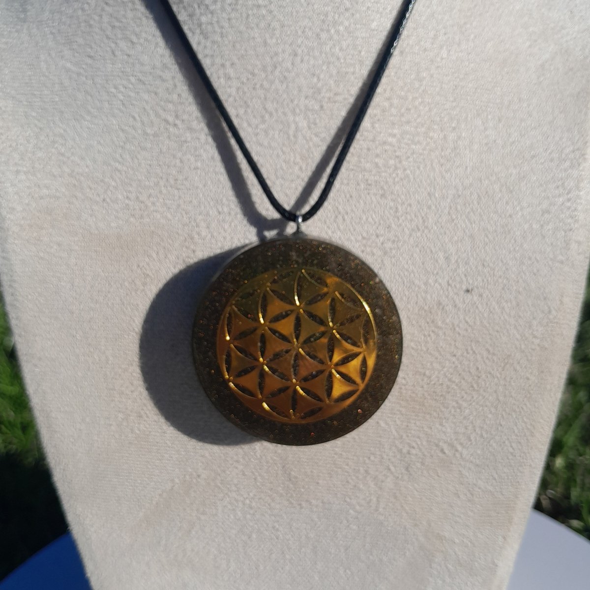 Colgante de Orgonita Flor de la Vida Marrón con Shungita - Mundo Orgon LTD
