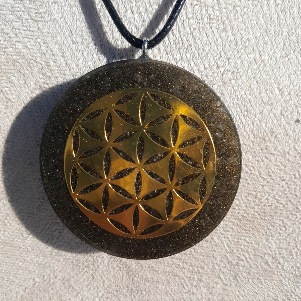 Colgante de Orgonita Flor de la Vida Marrón con Shungita - Mundo Orgon LTD