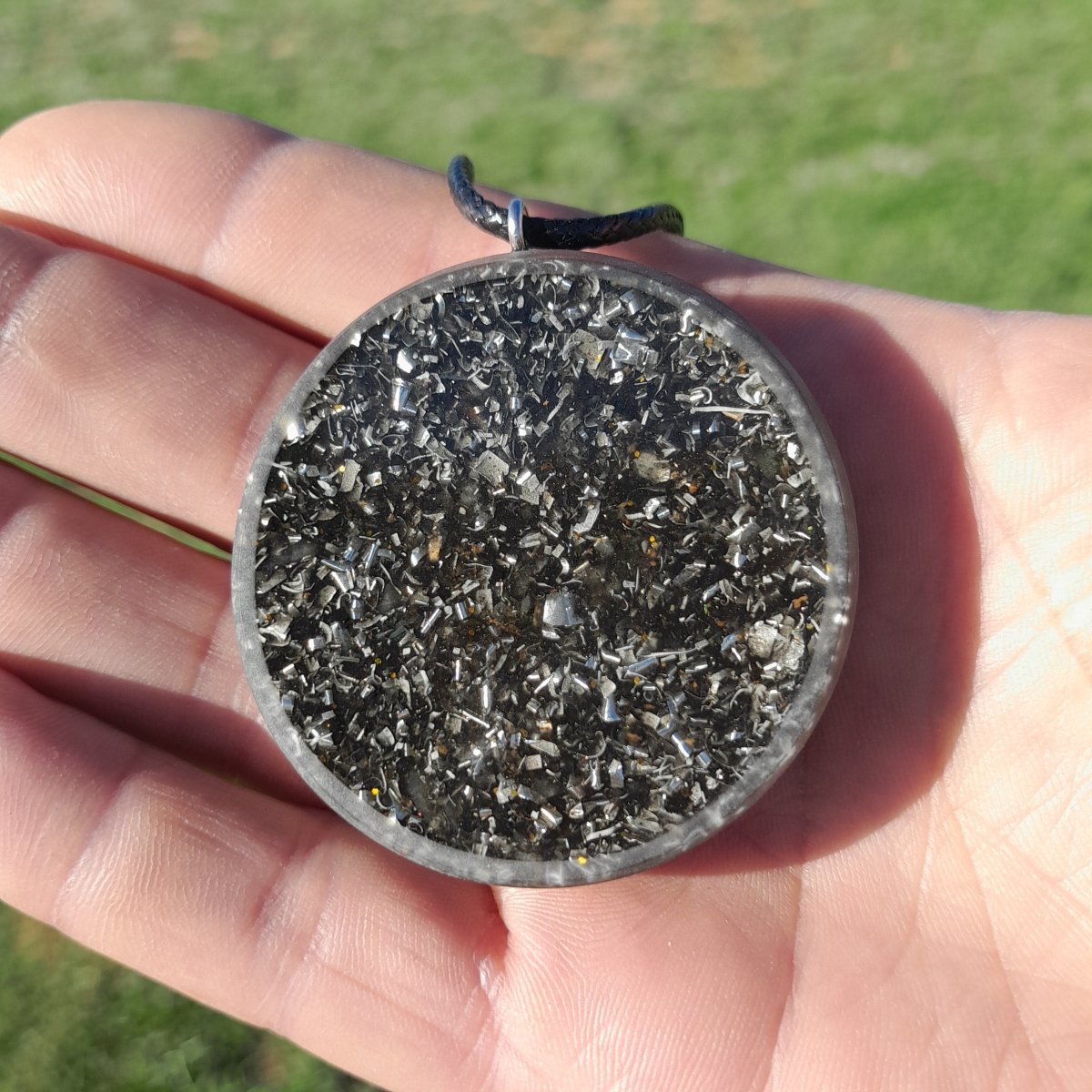 Colgante de Orgonita Flor de la Vida Marrón con Shungita - Mundo Orgon LTD