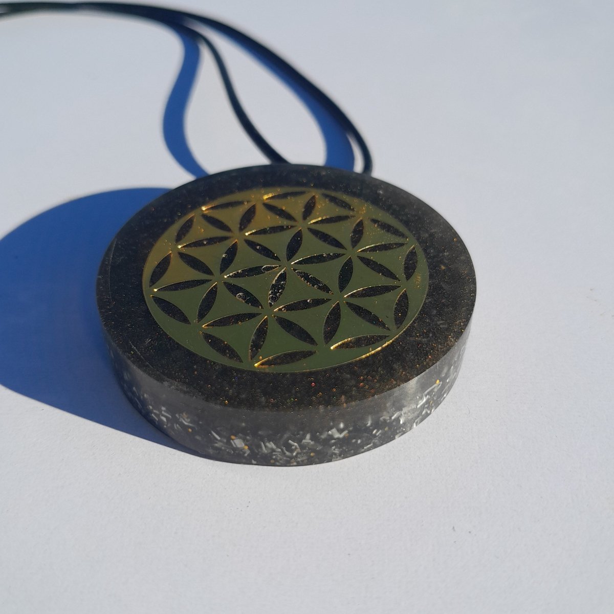 Colgante de Orgonita Flor de la Vida Marrón con Shungita - Mundo Orgon LTD