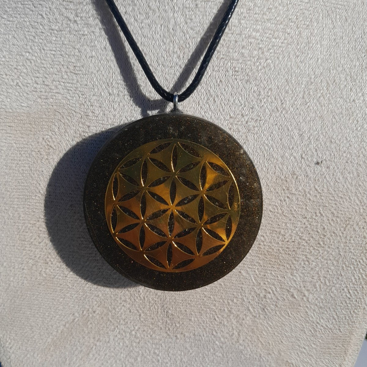 Colgante de Orgonita Flor de la Vida Marrón con Shungita - Mundo Orgon LTD