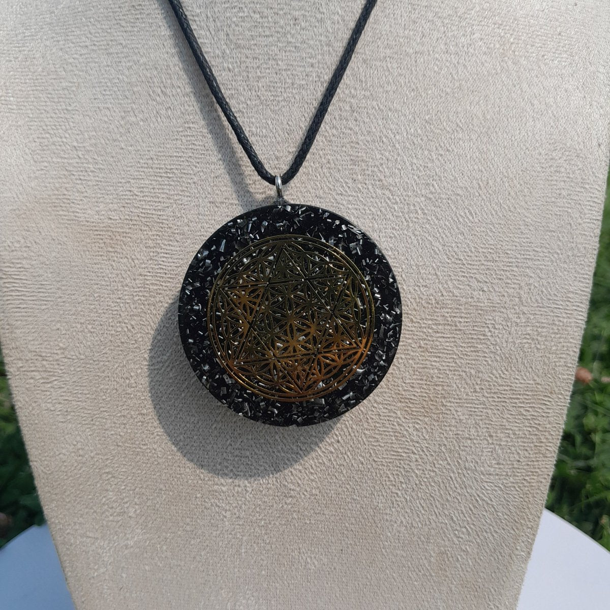 Colgante de Orgonita Flor de la Vida y Estrella de 6 Puntas con Shungita - Mundo Orgon LTD