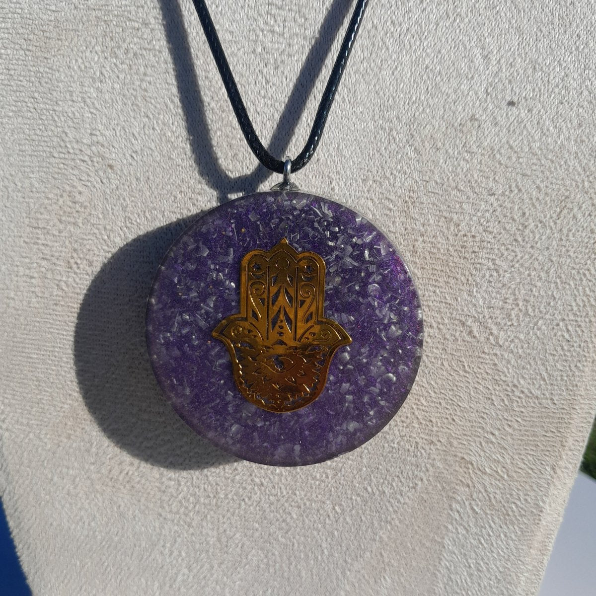 Colgante de Orgonita Mano de Fátima con Shungita - Mundo Orgon LTD