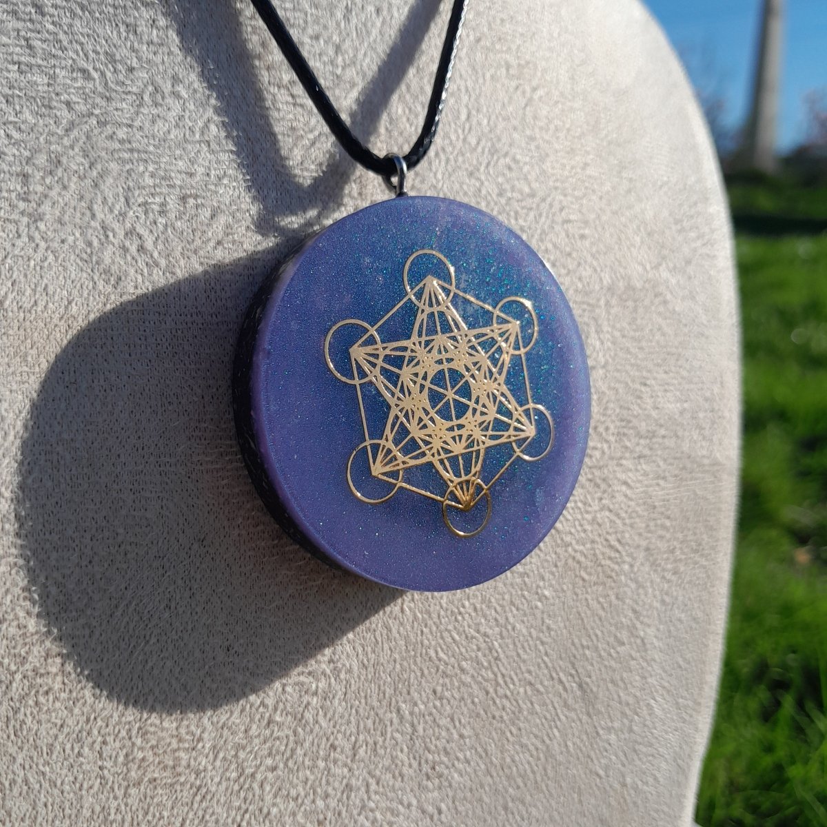 Colgante de Orgonita Violeta con Cubo de Metatron - Mundo Orgon LTD