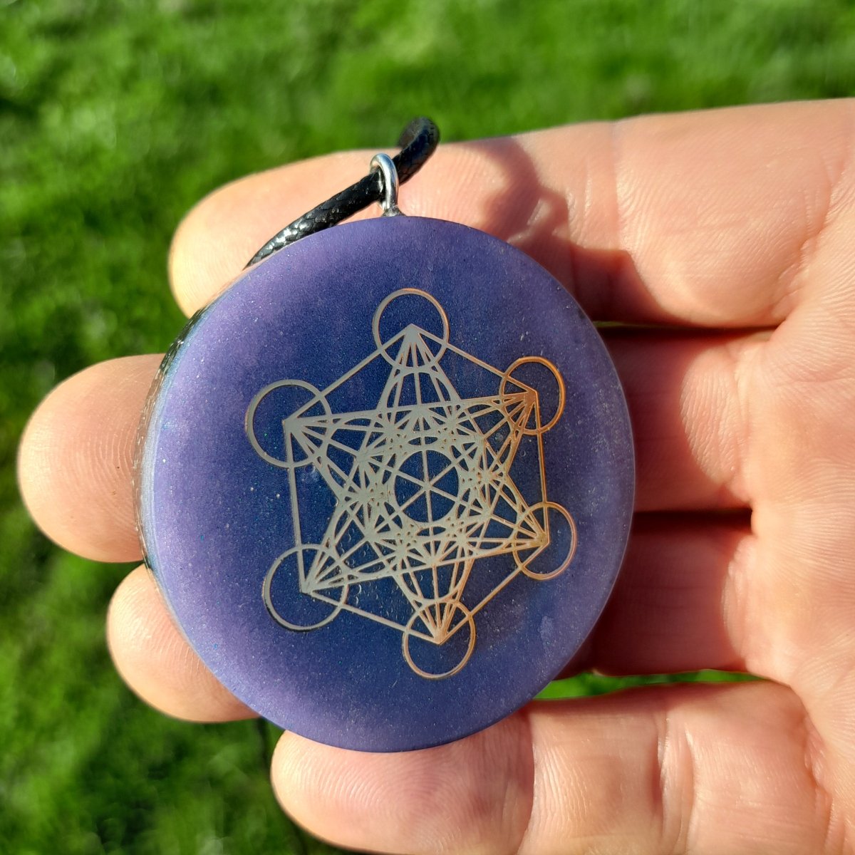 Colgante de Orgonita Violeta con Cubo de Metatron - Mundo Orgon LTD