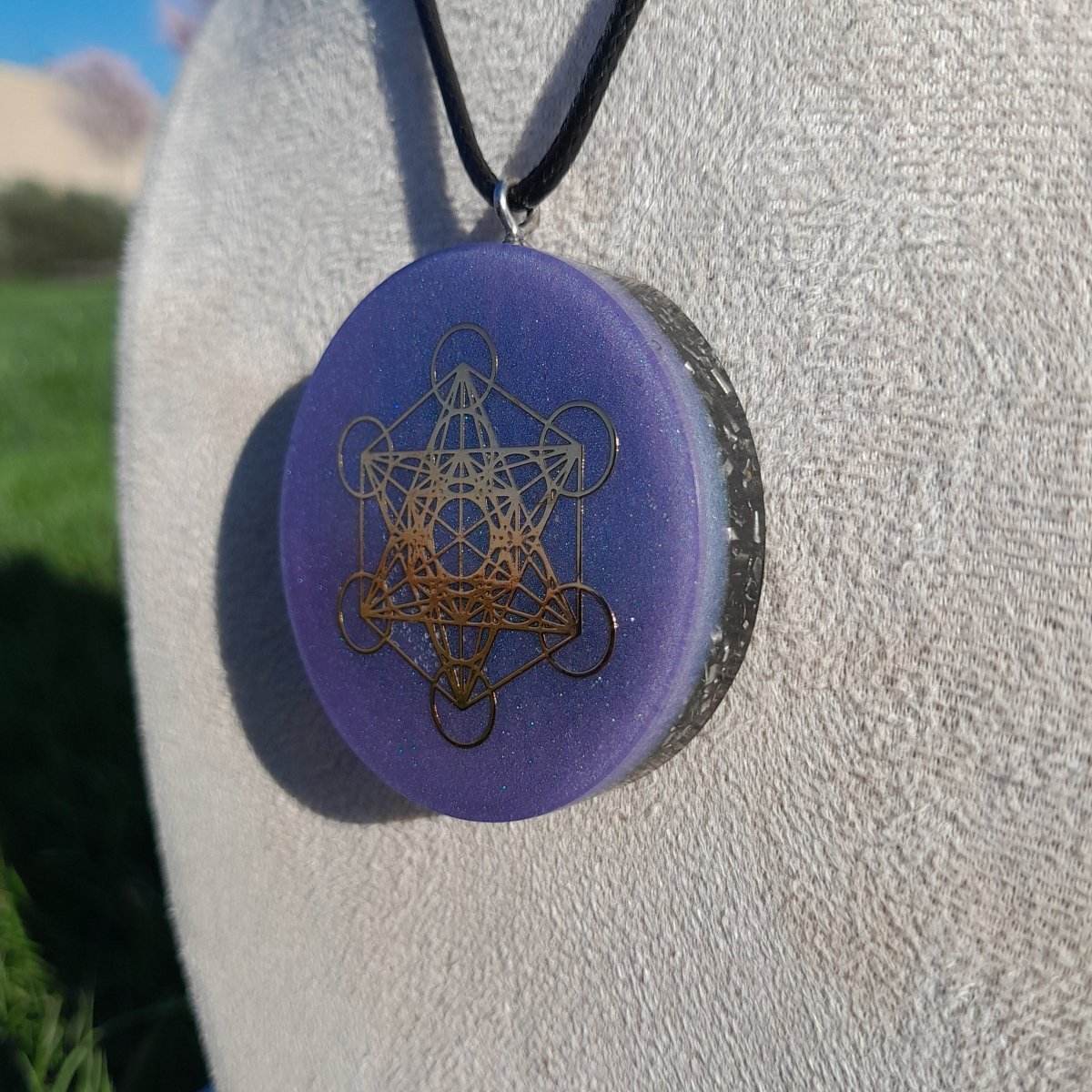 Colgante de Orgonita Violeta con Cubo de Metatron - Mundo Orgon LTD