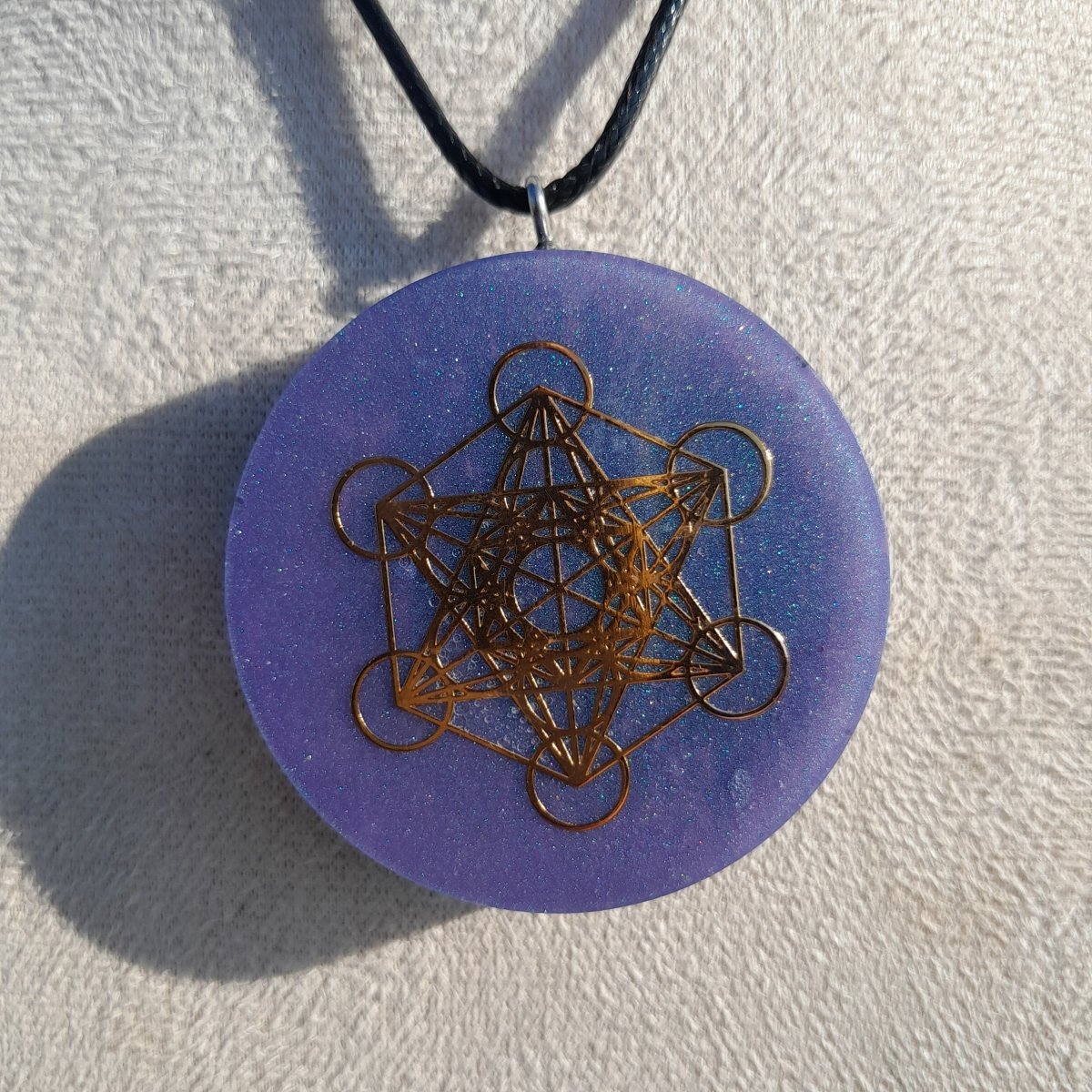 Colgante de Orgonita Violeta con Cubo de Metatron - Mundo Orgon LTD