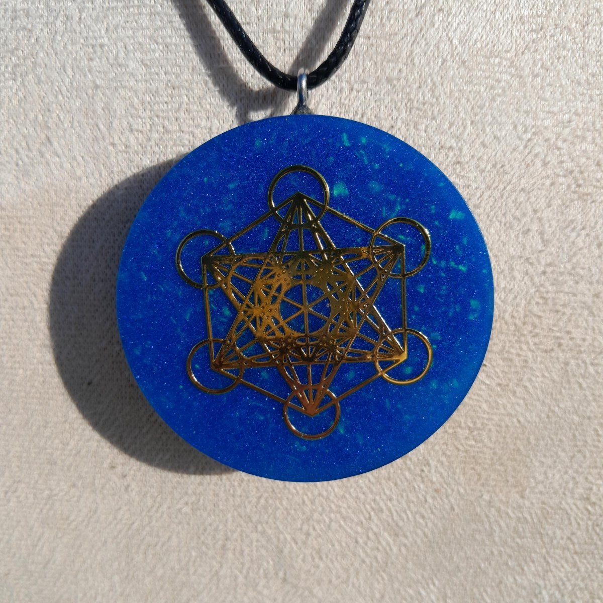 Colgante Orgonita Arcángel Metatron Azul con Shungita - Mundo Orgon