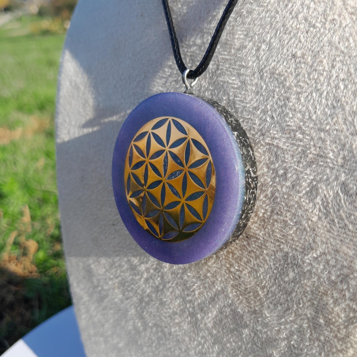 Colgante Orgonita Flor de la Vida color Violeta con Shungita - Mundo Orgon