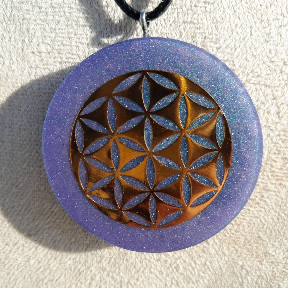 Colgante Orgonita Flor de la Vida color Violeta con Shungita - Mundo Orgon