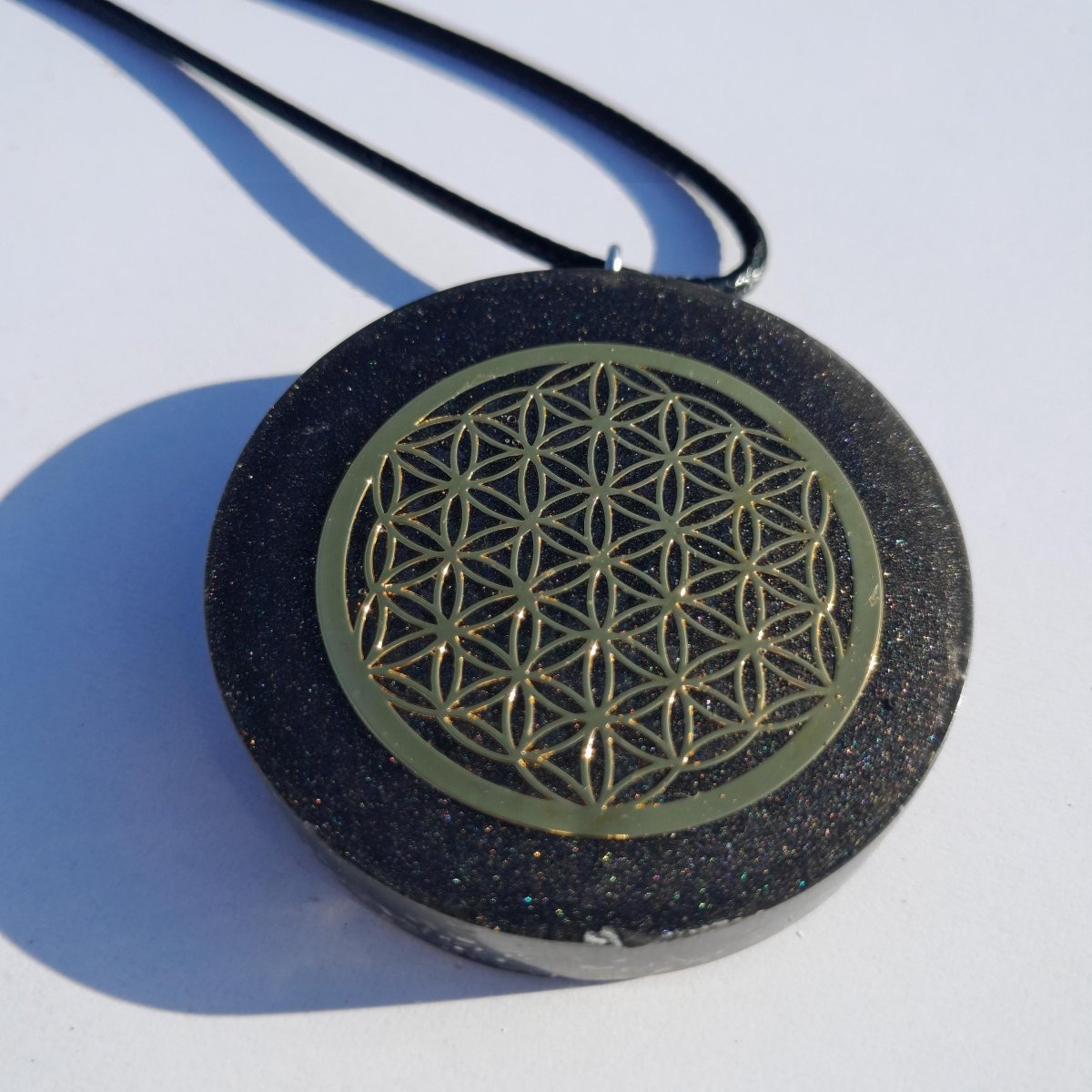 Colgante Orgonita Flor de la Vida con Shungita - Mundo Orgon