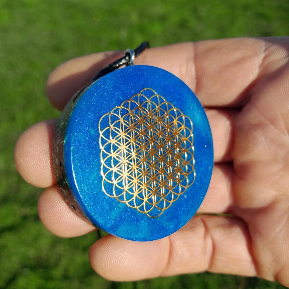 Colgante Orgonita Flor de la Vida Hexagonal Azul Marino con Shungita - Mundo Orgon