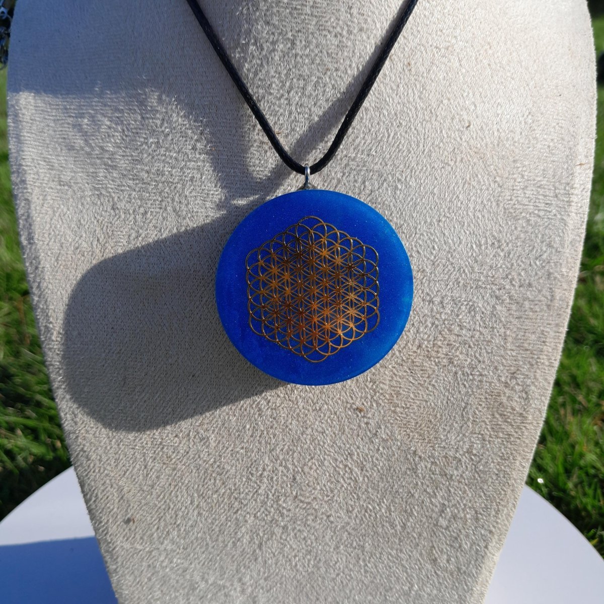 Colgante Orgonita Flor de la Vida Hexagonal Azul Marino con Shungita - Mundo Orgon