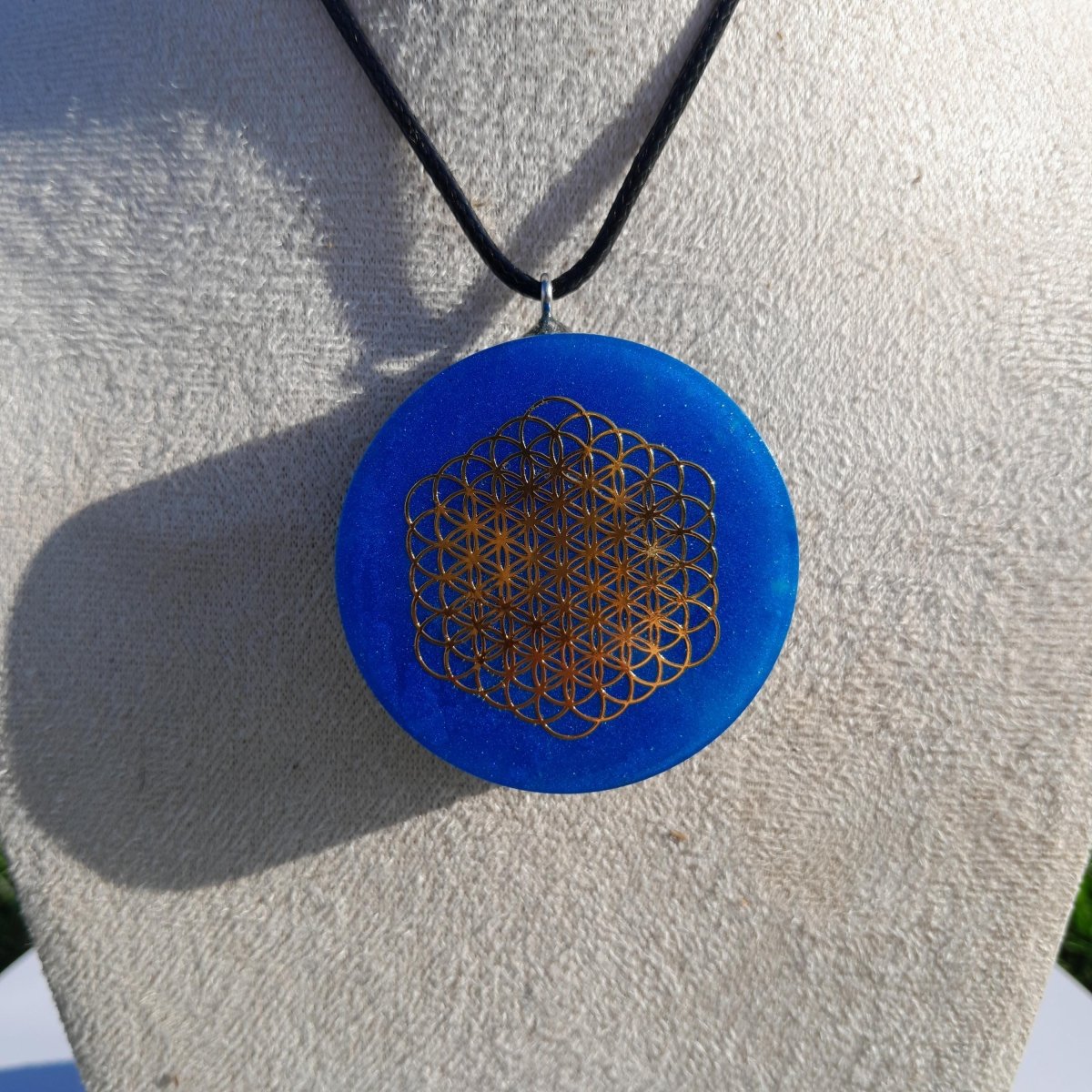Colgante Orgonita Flor de la Vida Hexagonal Azul Marino con Shungita - Mundo Orgon