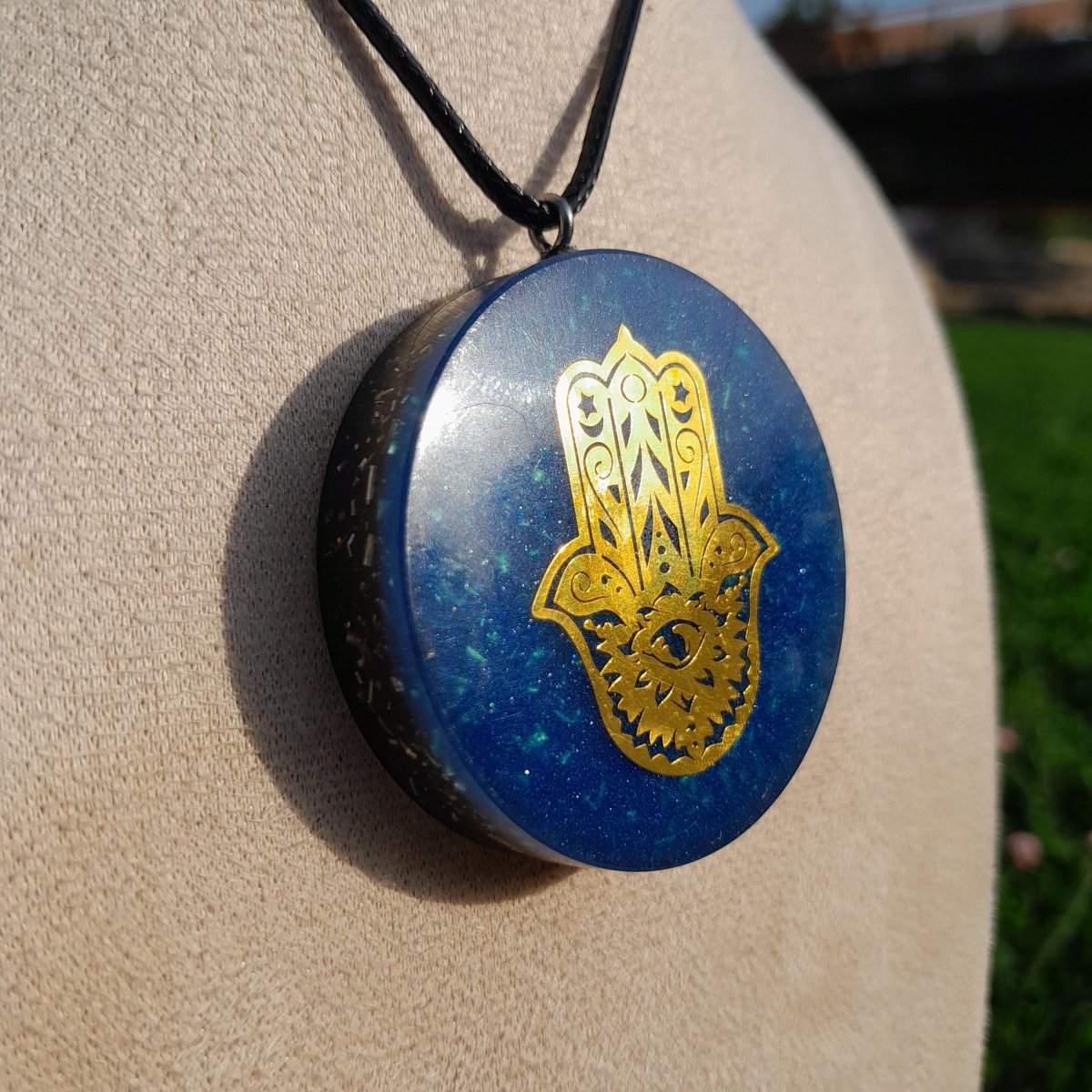 Colgante Orgonita Mano de Fátima con Shungita - Mundo Orgon