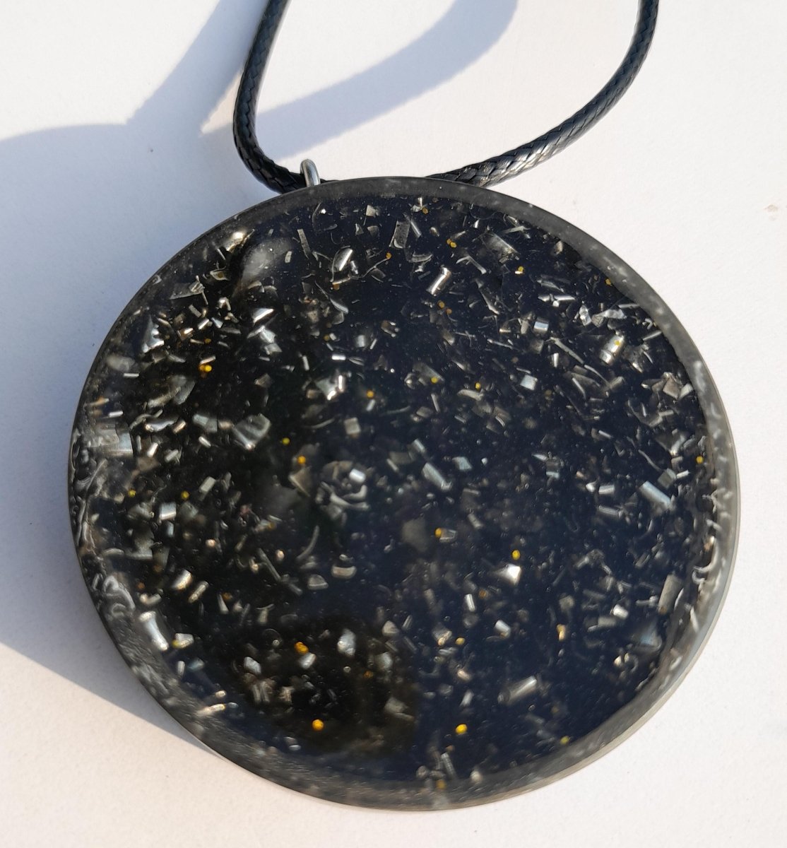 Colgante Orgonita Mano de Fátima con Shungita - Mundo Orgon