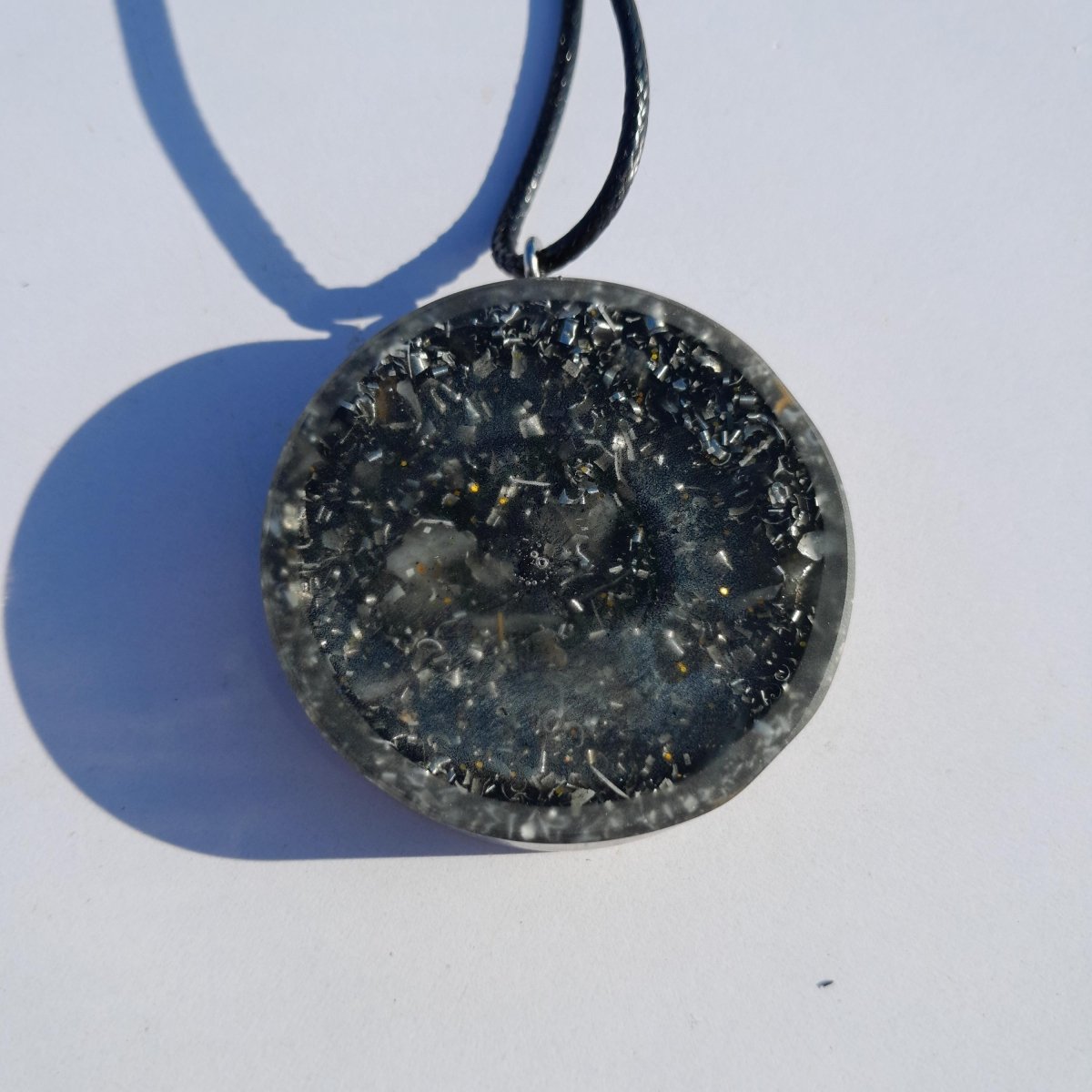 Colgante Orgonita Ojo de Horus con Shungita - Mundo Orgon