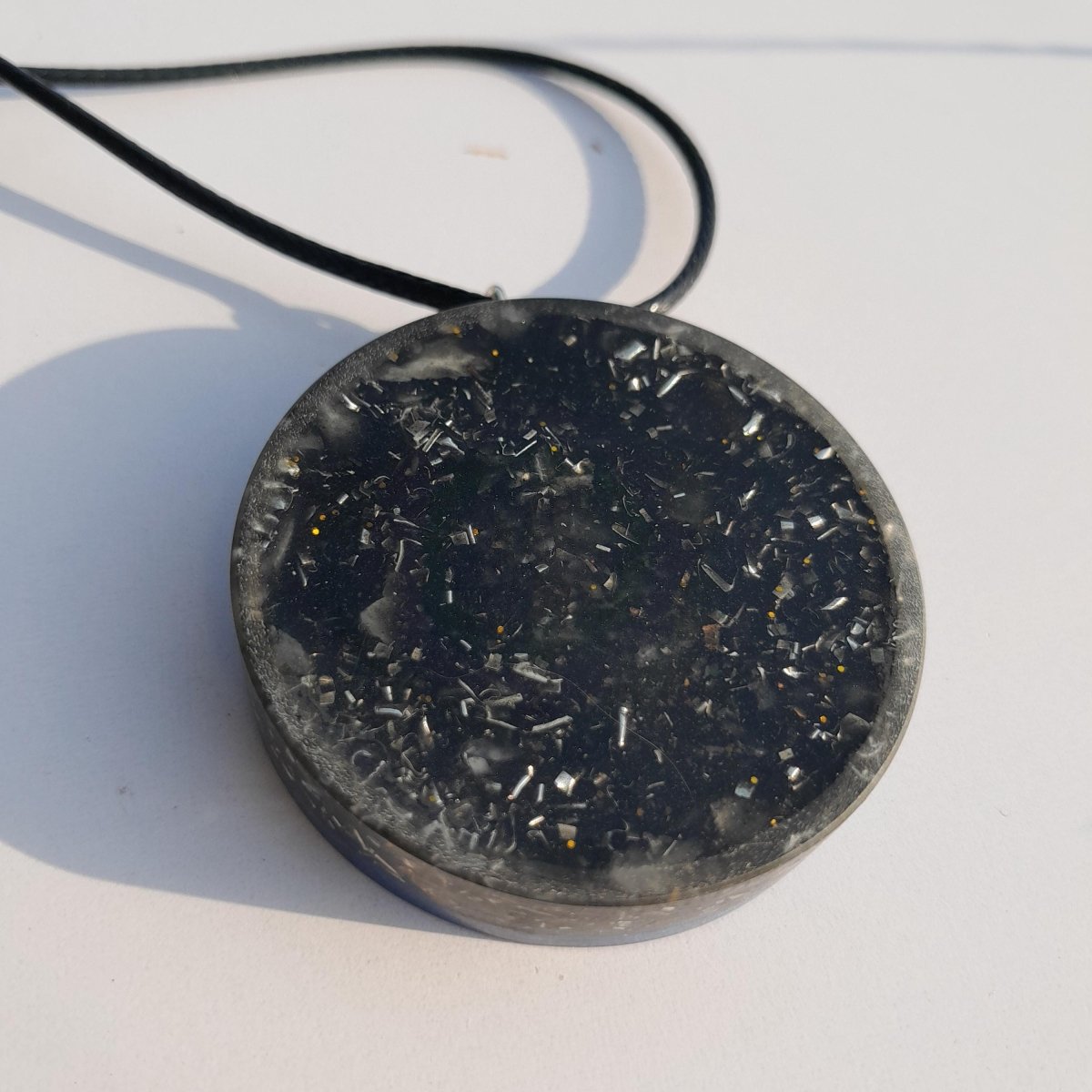 Colgante Orgonita OM con Shungita Azul - Mundo Orgon