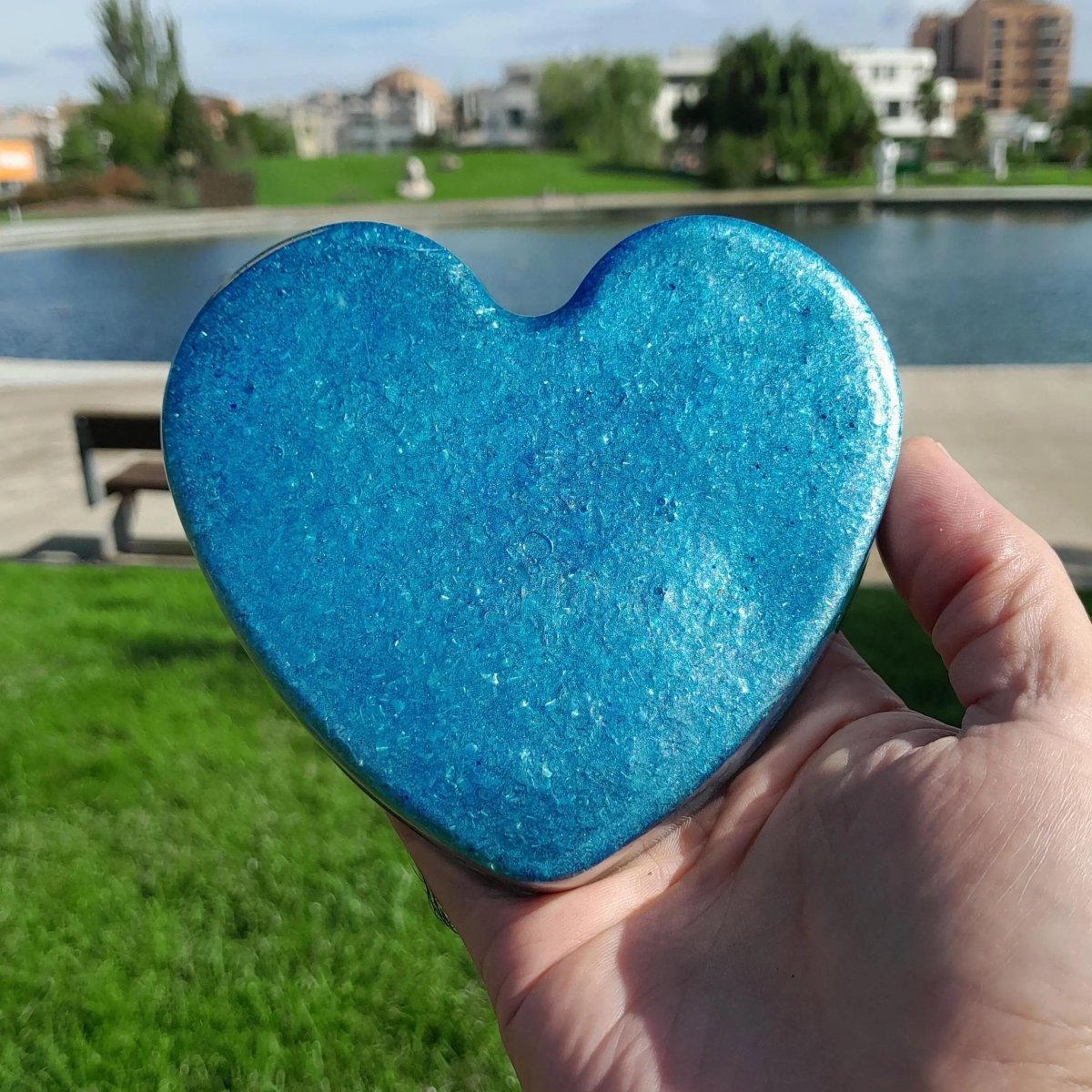 Corazón Orgonita Azul Cielo con Pigmentos de Mica - Mundo Orgon