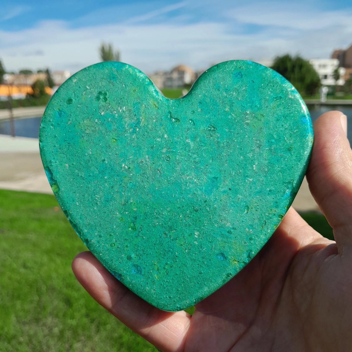 Corazón Orgonita Verde con Pigmentos de Mica - Mundo Orgon
