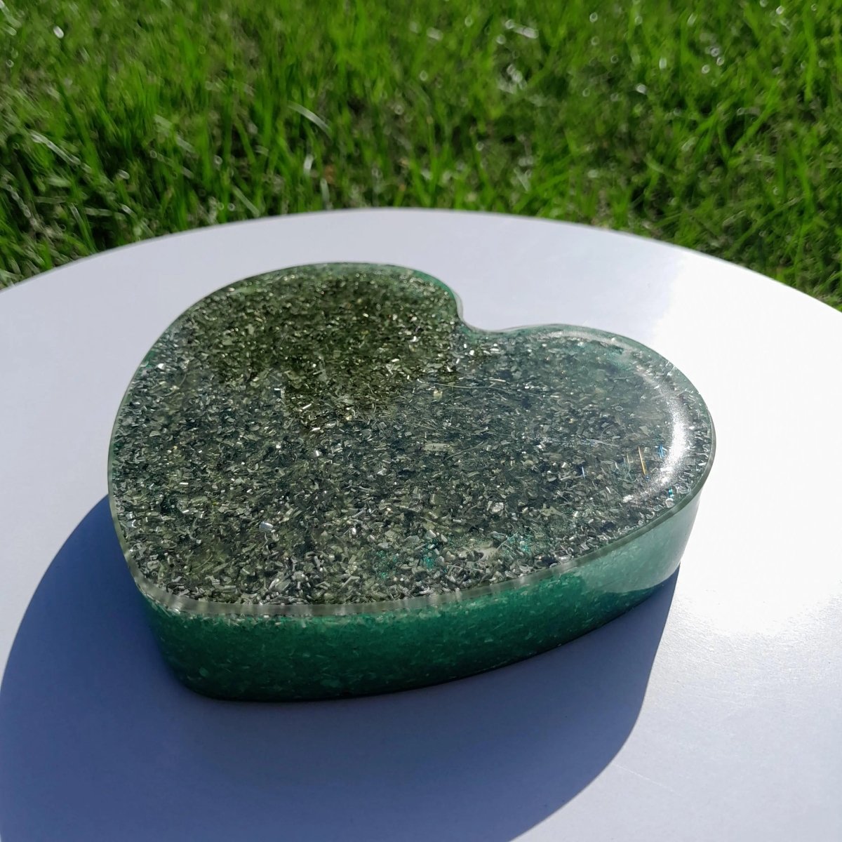 Corazón Orgonita Verde con Pigmentos de Mica - Mundo Orgon