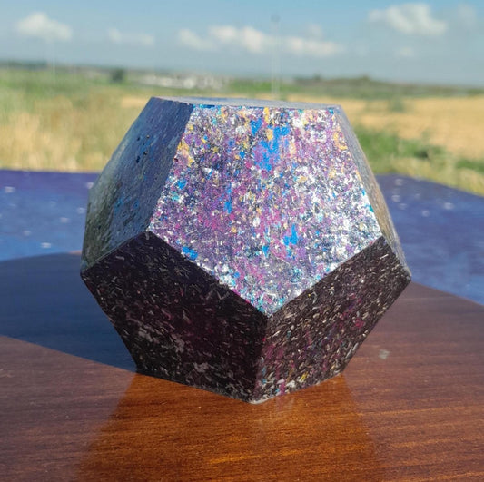 Dodecaedro de Orgonita Multicolor con Shunguita - Mundo Orgon