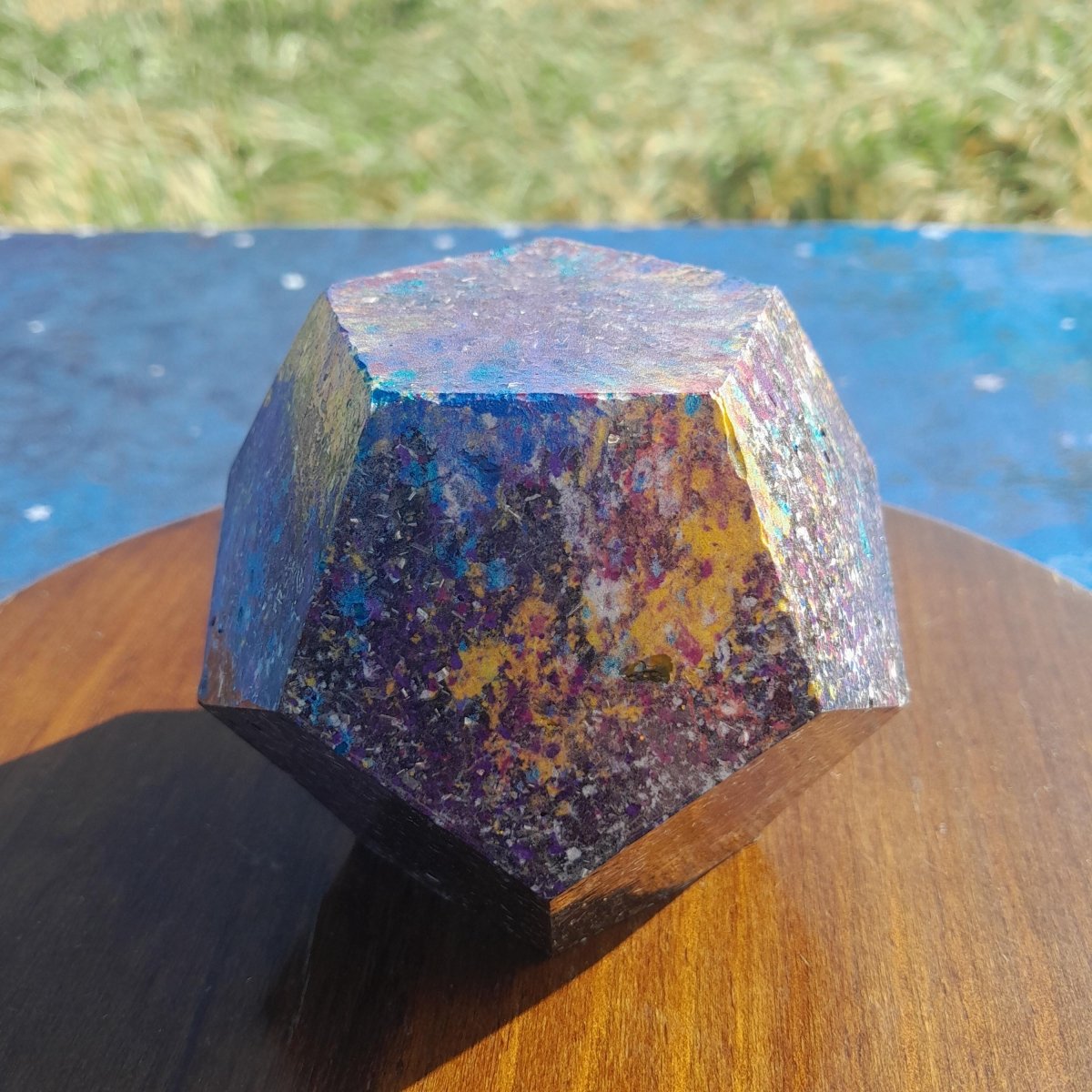 Dodecaedro de Orgonita Multicolor con Shunguita - Mundo Orgon