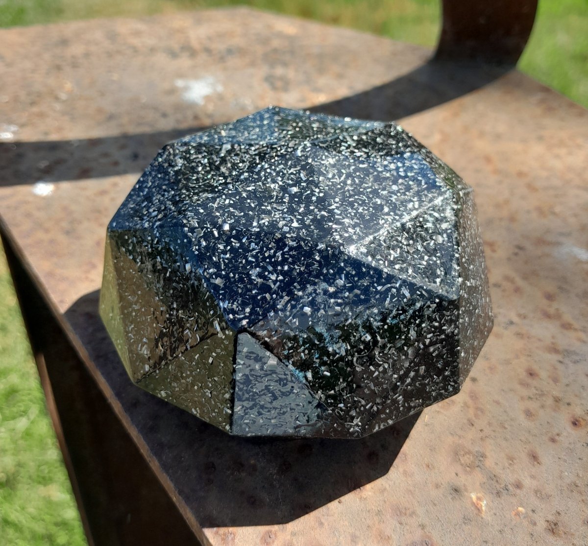 Domo de Orgonita con Shunguita - Mundo Orgon LTD