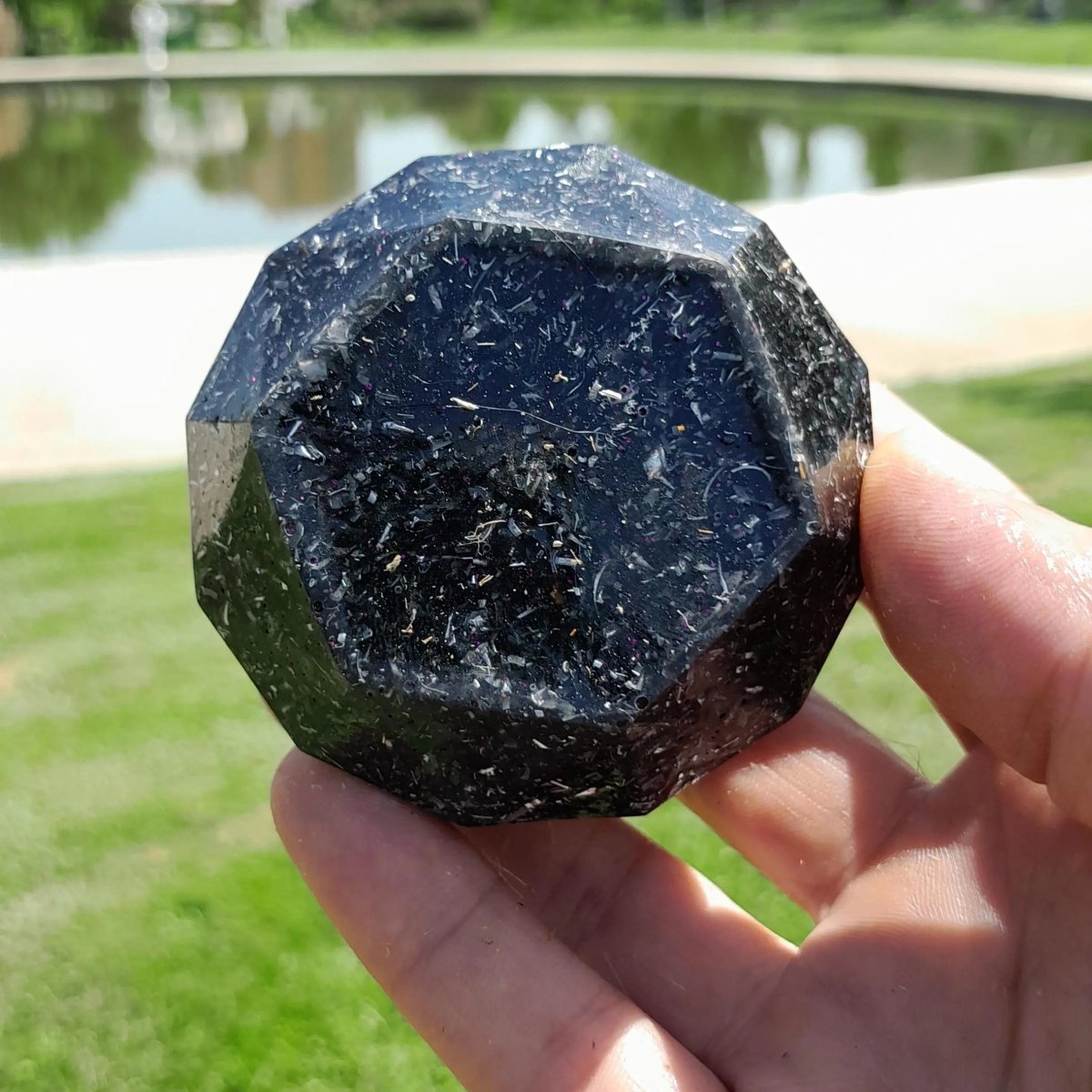 Domo de Orgonita con Shunguita - Tamaño Mediano - Mundo Orgon