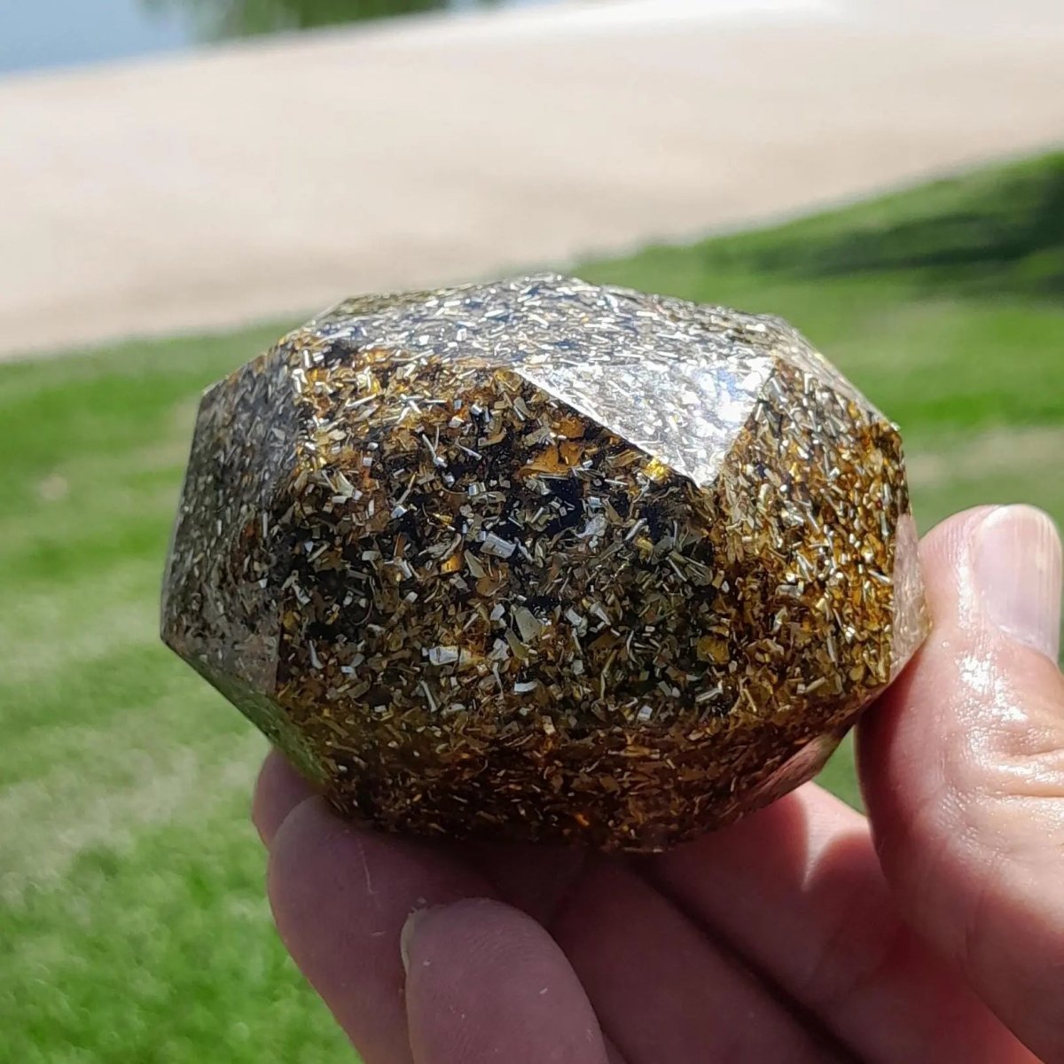 Domo de Orgonita Marrón - Tamaño Mediano - Mundo Orgon